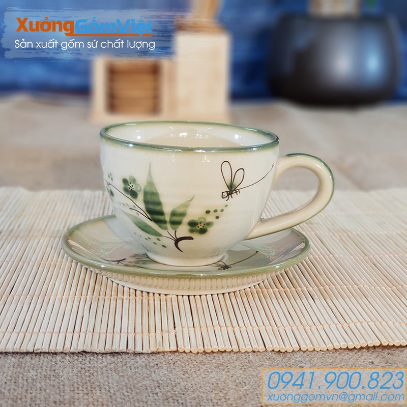 Tách cà phê vẽ chuồn