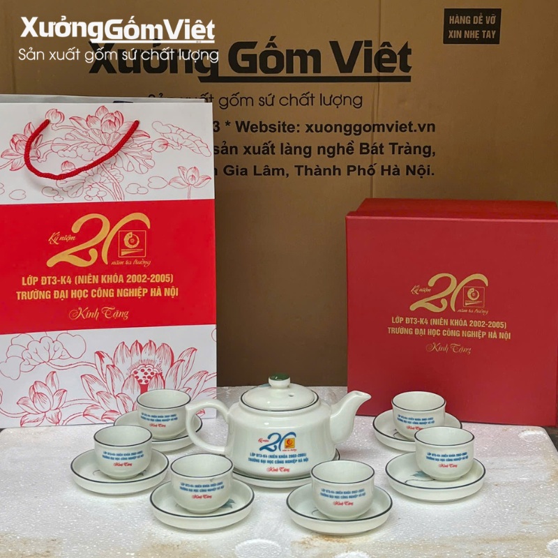 Ấm chén kỷ niệm ngày về trường