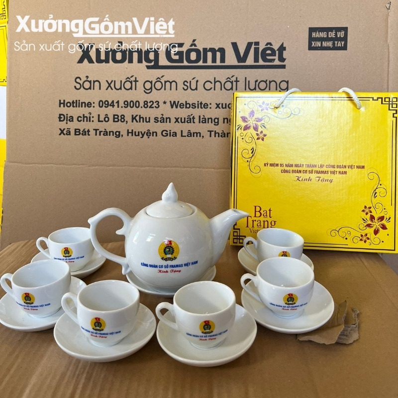 Mẫu ấm chén in logo làm quà tặng