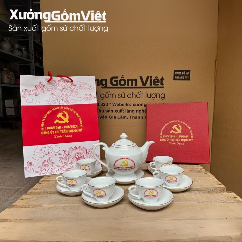 Mẫu ấm chén in logo làm quà tặng